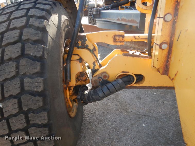 image for item DC4527 2007 John Deere 772D motor grader