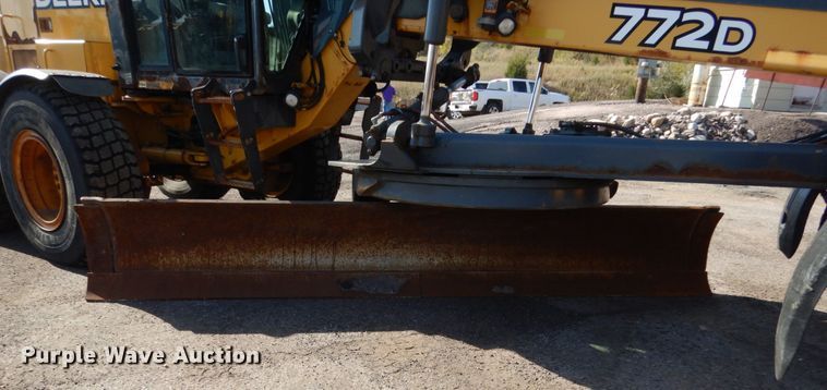 image for item DC4527 2007 John Deere 772D motor grader