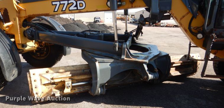 image for item DC4527 2007 John Deere 772D motor grader
