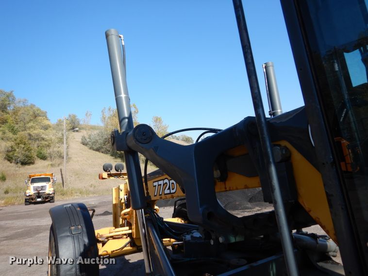 image for item DC4527 2007 John Deere 772D motor grader