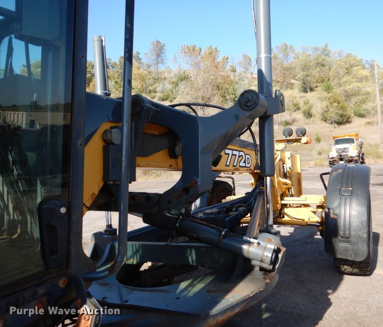 image for item DC4527 2007 John Deere 772D motor grader