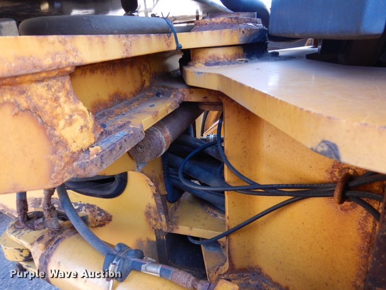 image for item DC4527 2007 John Deere 772D motor grader