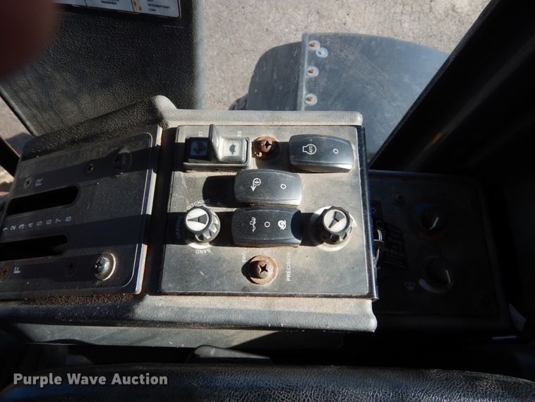 image for item DC4527 2007 John Deere 772D motor grader