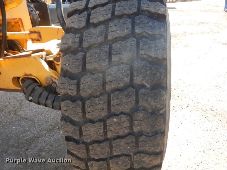 image for item DC4527 2007 John Deere 772D motor grader