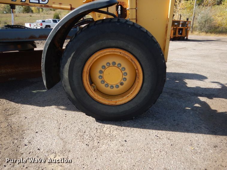 image for item DC4527 2007 John Deere 772D motor grader