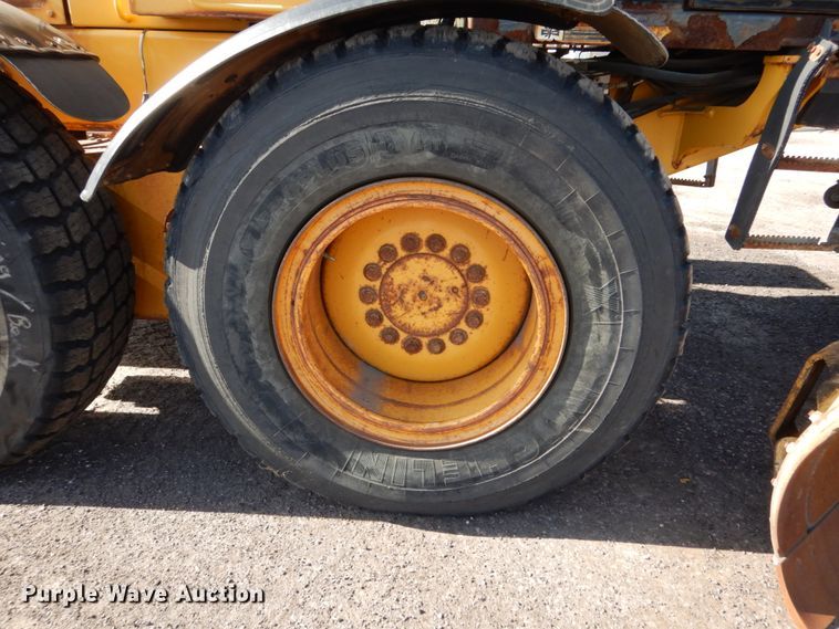 image for item DC4527 2007 John Deere 772D motor grader