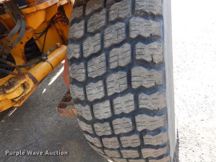 image for item DC4527 2007 John Deere 772D motor grader