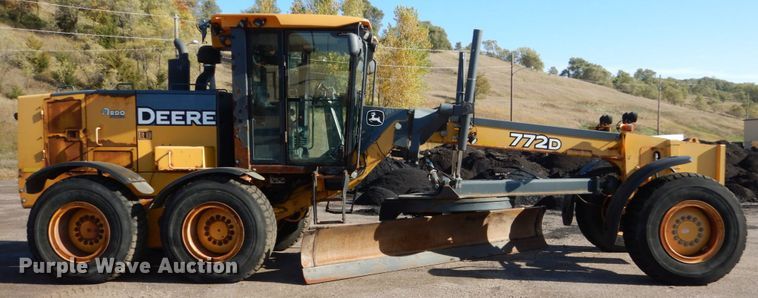 image for item DC4684 2007 John Deere 772D motor grader