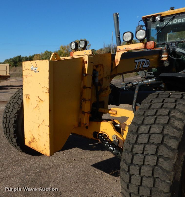 image for item DC4684 2007 John Deere 772D motor grader