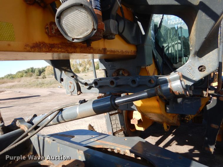 image for item DC4684 2007 John Deere 772D motor grader