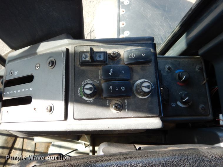 image for item DC4684 2007 John Deere 772D motor grader