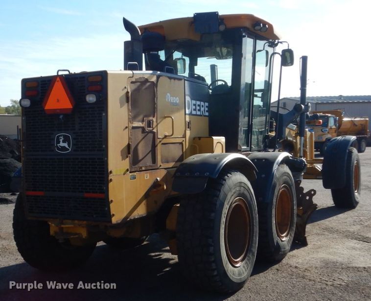 image for item DC4685 2007 John Deere 772D motor grader