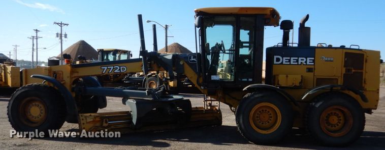 image for item DC4685 2007 John Deere 772D motor grader