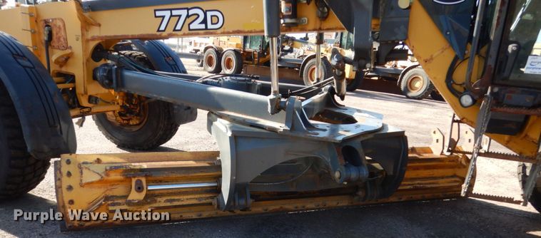 image for item DC4685 2007 John Deere 772D motor grader