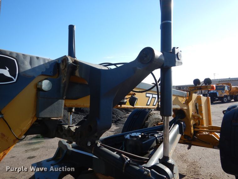 image for item DC4685 2007 John Deere 772D motor grader