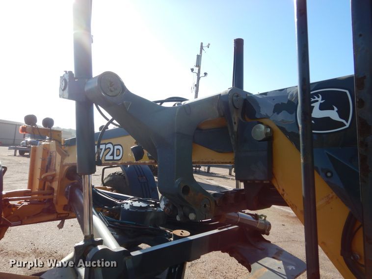 image for item DC4685 2007 John Deere 772D motor grader