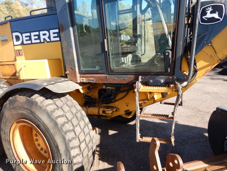 image for item DC4685 2007 John Deere 772D motor grader