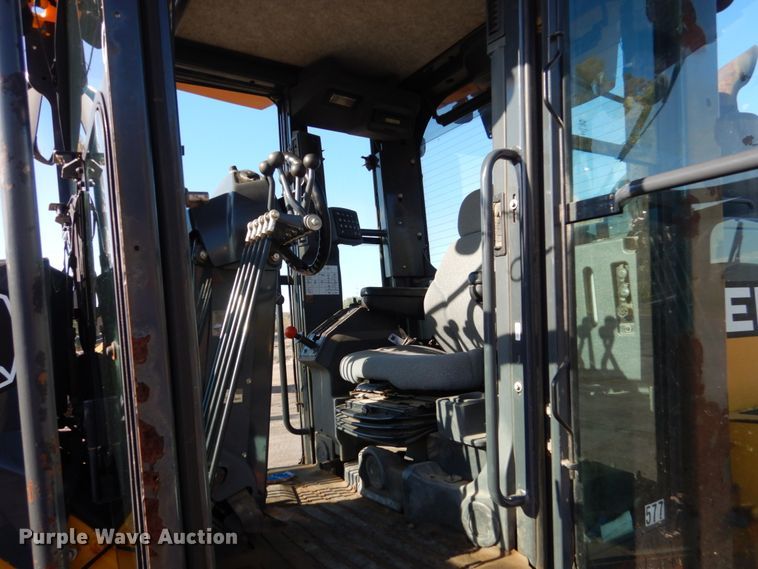 image for item DC4685 2007 John Deere 772D motor grader