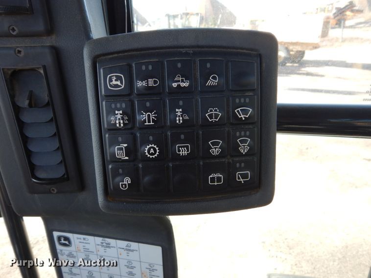 image for item DC4685 2007 John Deere 772D motor grader