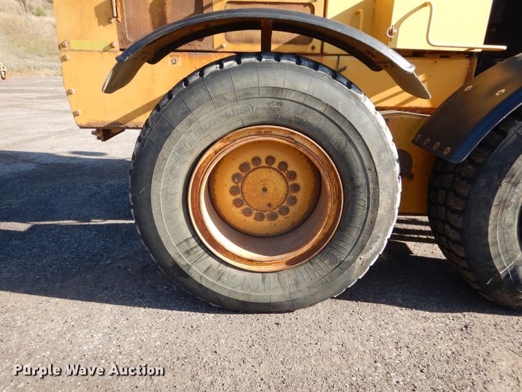 image for item DC4685 2007 John Deere 772D motor grader