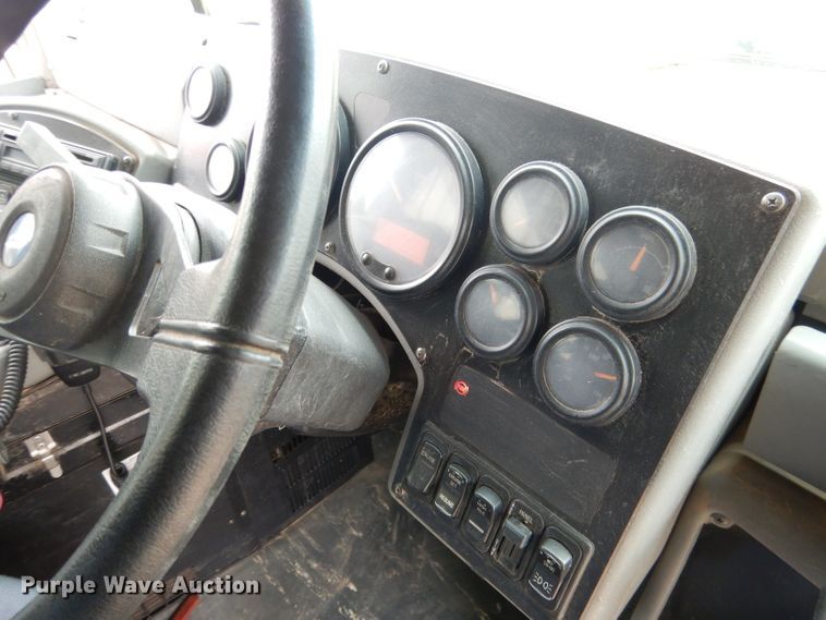 image for item DG5857 2006 Blue Bird Vision CV2807S school bus