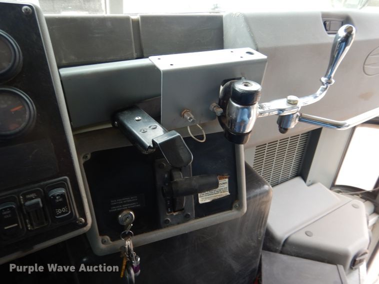 image for item DG5857 2006 Blue Bird Vision CV2807S school bus