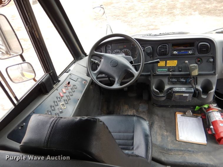 image for item DG5858 2008 Freightliner Thomas 310TS school bus