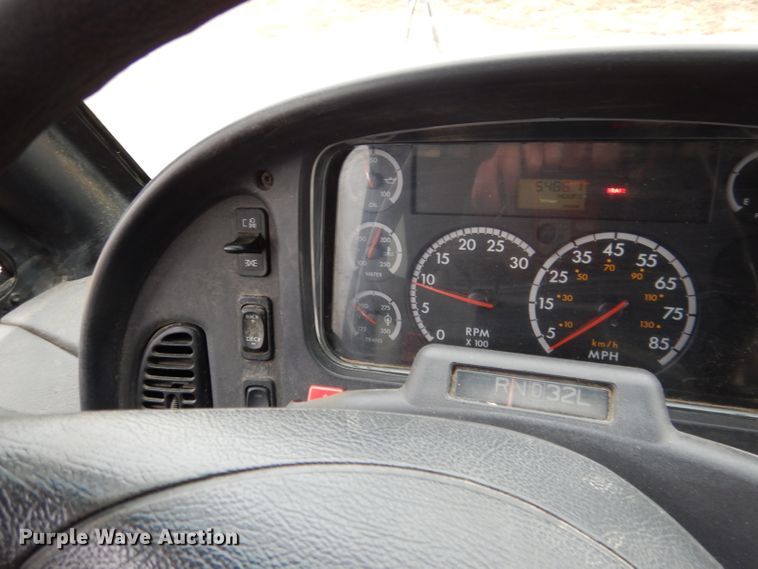 image for item DG5858 2008 Freightliner Thomas 310TS school bus