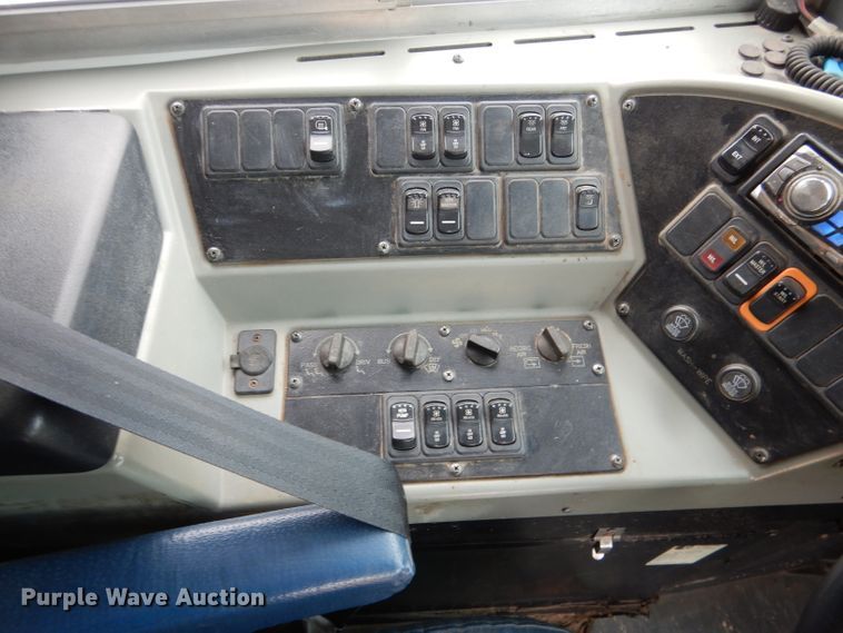 image for item DG5859 2002 GMC Blue Bird CV200G school bus