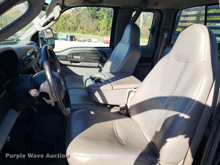 image for item DG8771 2005 Ford F250 Super Duty SuperCab utility bed pickup truck