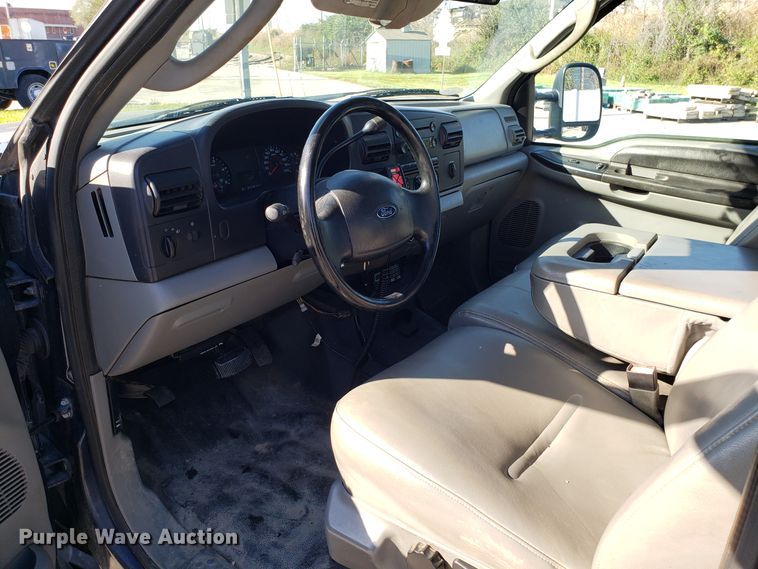 image for item DG8771 2005 Ford F250 Super Duty SuperCab utility bed pickup truck