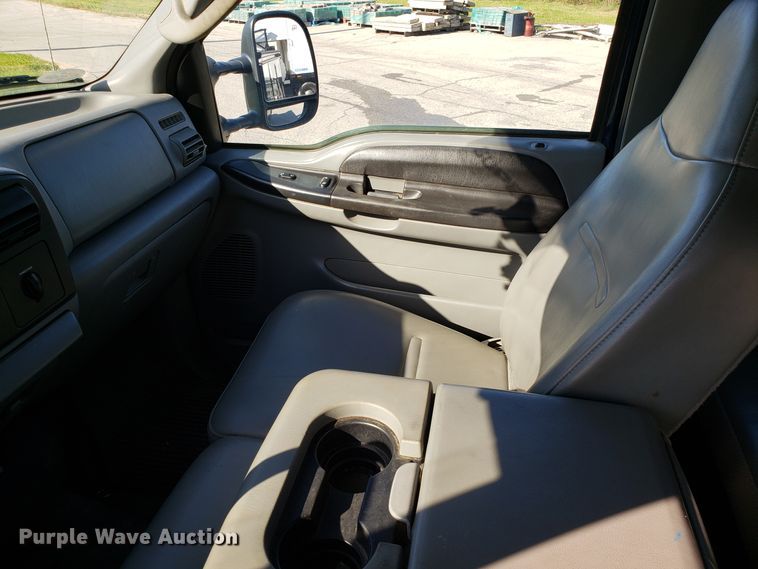 image for item DG8771 2005 Ford F250 Super Duty SuperCab utility bed pickup truck