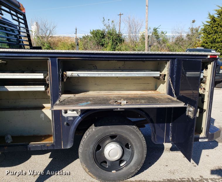 image for item DG8771 2005 Ford F250 Super Duty SuperCab utility bed pickup truck