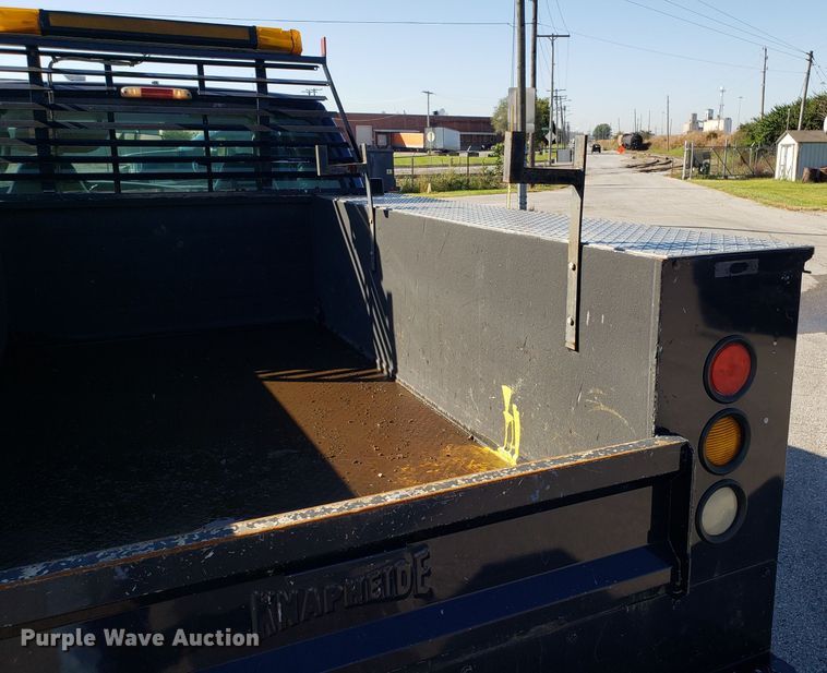 image for item DG8771 2005 Ford F250 Super Duty SuperCab utility bed pickup truck