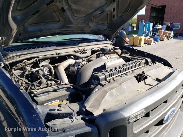 image for item DG8771 2005 Ford F250 Super Duty SuperCab utility bed pickup truck