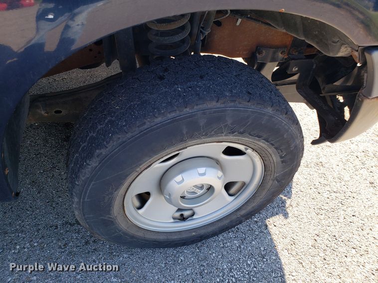 image for item DG8771 2005 Ford F250 Super Duty SuperCab utility bed pickup truck