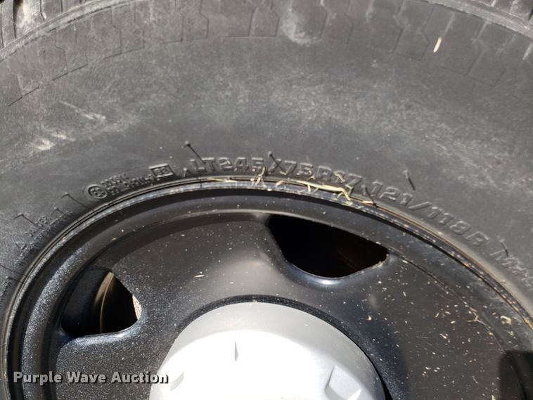 image for item DG8771 2005 Ford F250 Super Duty SuperCab utility bed pickup truck