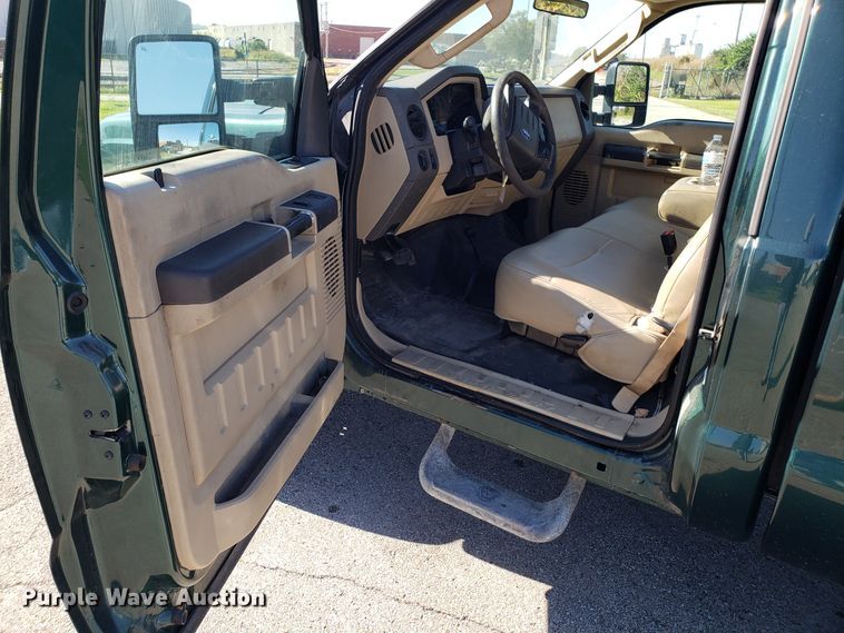 image for item DG8773 2008 Ford F250 Super Duty pickup truck