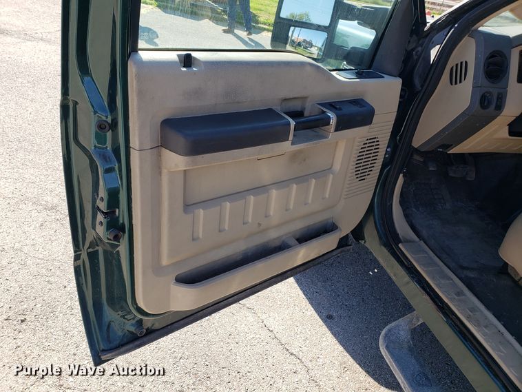 image for item DG8773 2008 Ford F250 Super Duty pickup truck