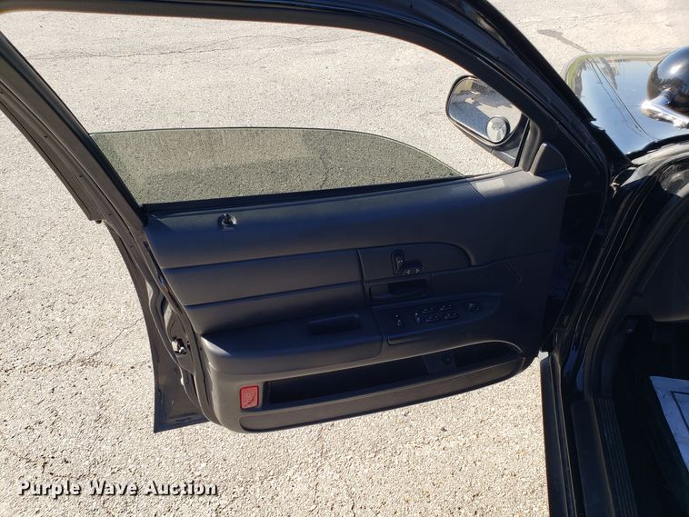 image for item DG8774 2008 Ford Crown Victoria Police Interceptor