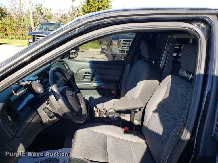 image for item DG8774 2008 Ford Crown Victoria Police Interceptor