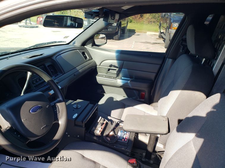 image for item DG8774 2008 Ford Crown Victoria Police Interceptor