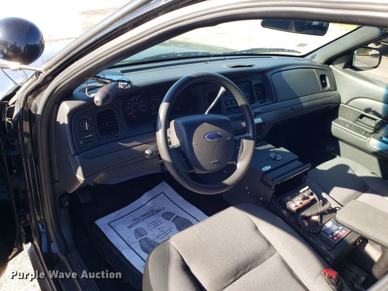 image for item DG8774 2008 Ford Crown Victoria Police Interceptor