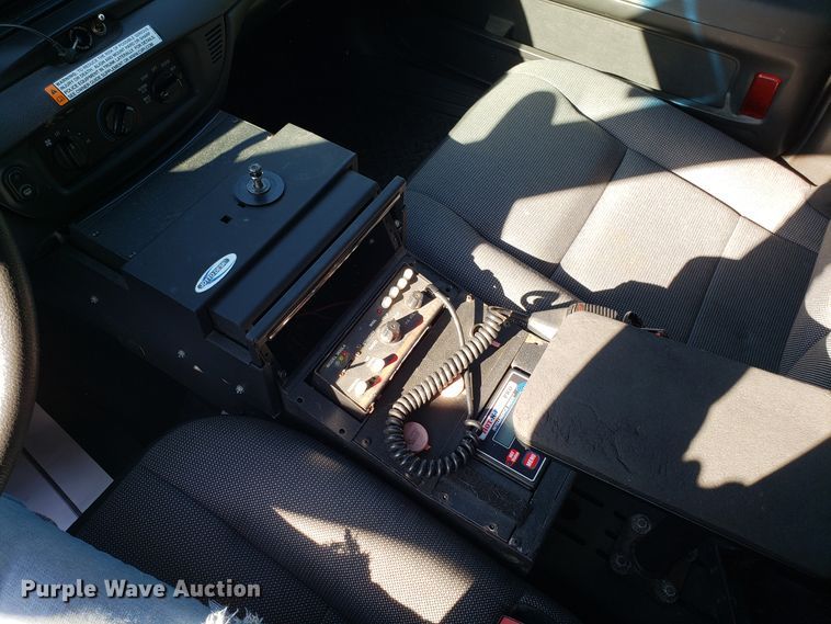 image for item DG8774 2008 Ford Crown Victoria Police Interceptor