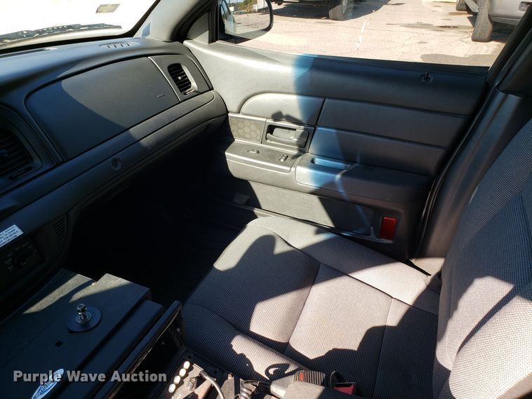 image for item DG8774 2008 Ford Crown Victoria Police Interceptor