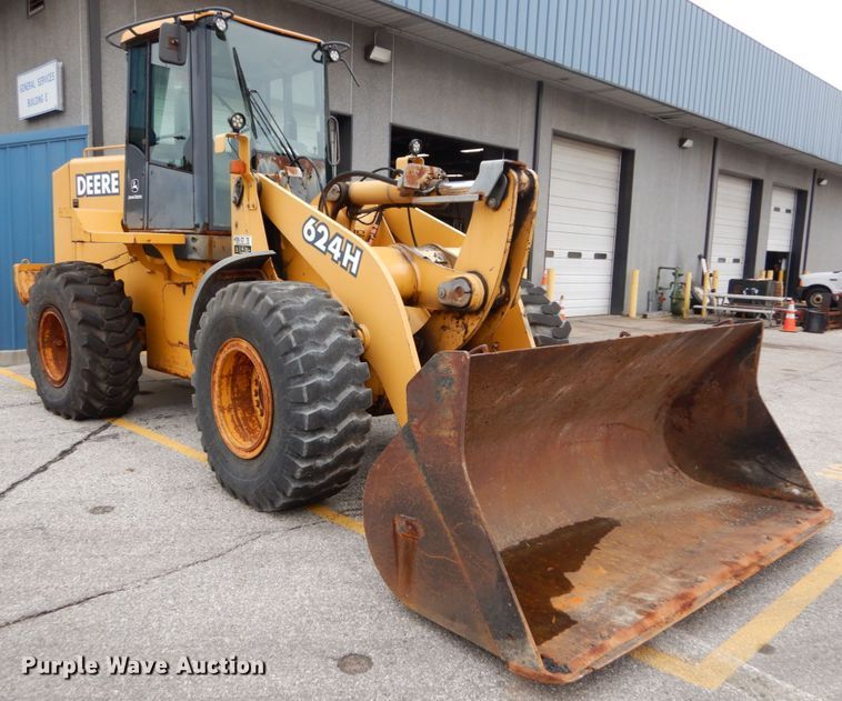 image for item DH2189 2003 John Deere 624H wheel loader