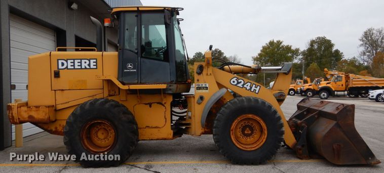 image for item DH2189 2003 John Deere 624H wheel loader