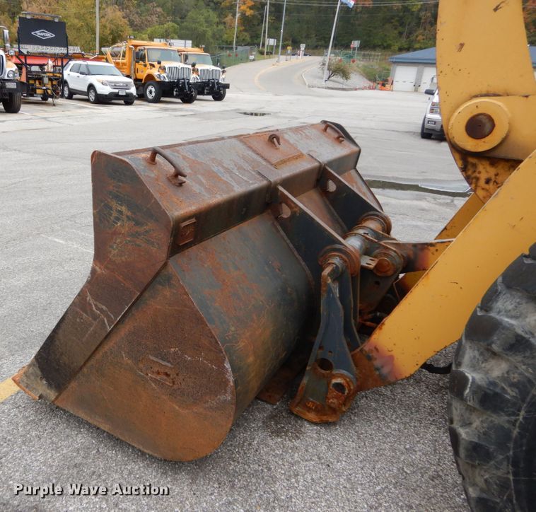 image for item DH2189 2003 John Deere 624H wheel loader