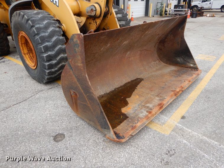 image for item DH2189 2003 John Deere 624H wheel loader