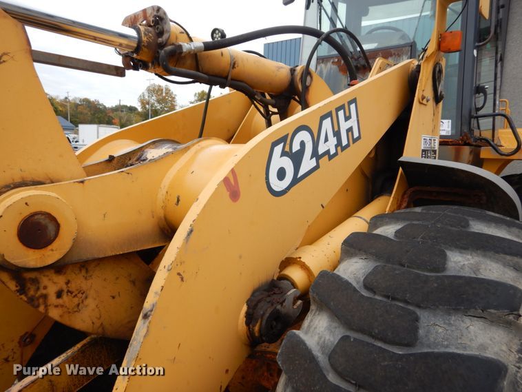 image for item DH2189 2003 John Deere 624H wheel loader